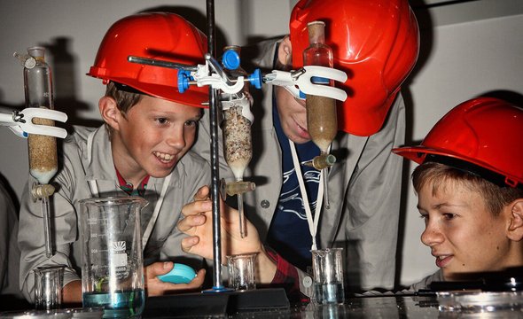 SCIENCELY — научные выходные для детей