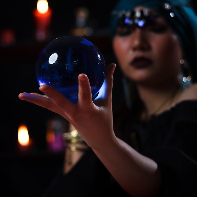 Мои родители смотрят «Битву экстрасенсов», а я изучаю критическое мышление: как нам найти общий язык?