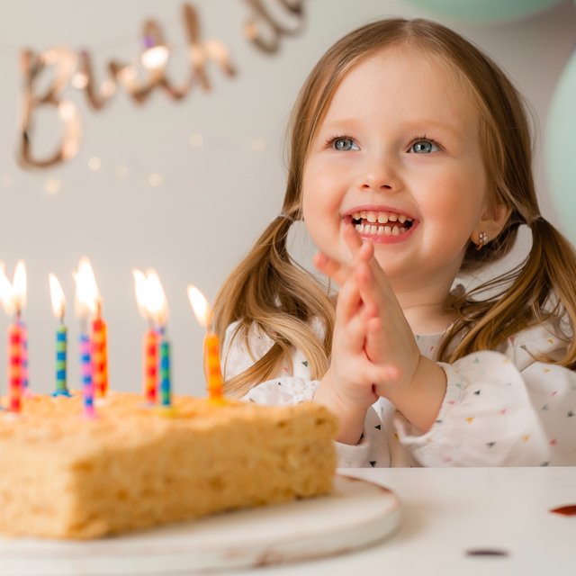 5 быстрых закусок для детского дня рождения: их легко готовить и можно есть руками