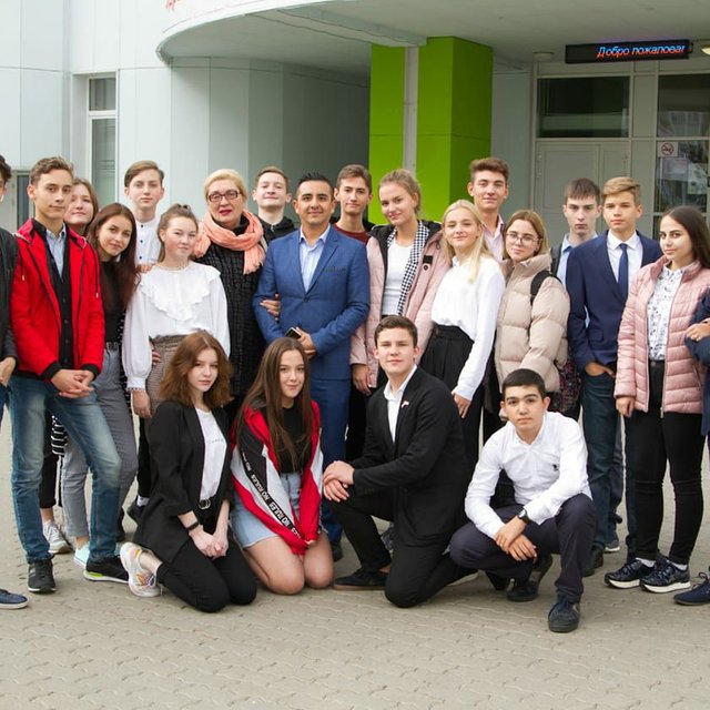 «Мне говорили, что это трудные ленивые дети»: как испанский учитель работает с московскими подростками