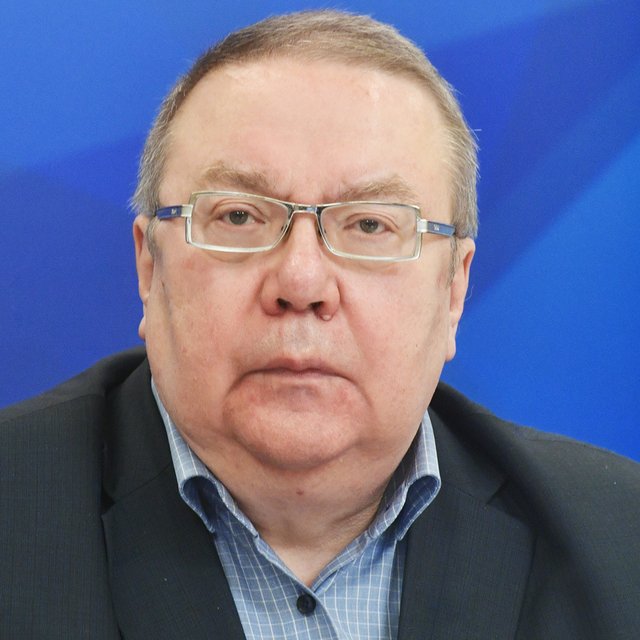 «Есть дыры, которые мы никакой дистанционкой не закроем». Создатель ЕГЭ Виктор Болотов — о судьбе экзамена и учебного года