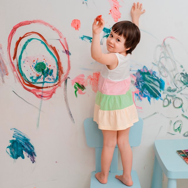 Почему дети любят красный цвет и пишут на стенах? Факты о детском рисовании, которые вы не знали