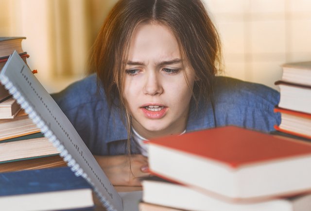 Обложка 2 главных заблуждения родителей о подготовке детей к экзаменам