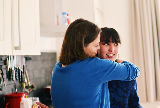 «Твоя роль всегда второстепенная»: как это стать мачехой двух девочек-подростков