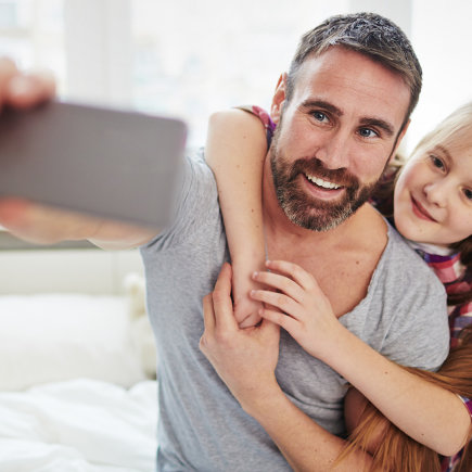 Руками не трогать: как меняются отношения папы и взрослеющей дочери