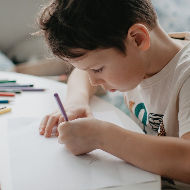 Ребёнок нарисовал маму и говорит, что она мёртвая. Нужно ли волноваться из-за таких сюжетов