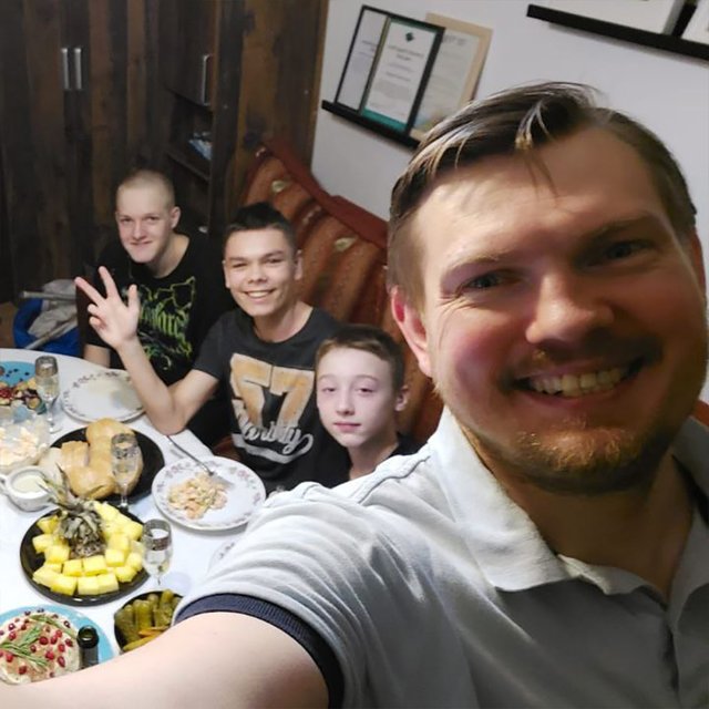 Честный монолог отца, который один воспитывает 10 приёмных детей