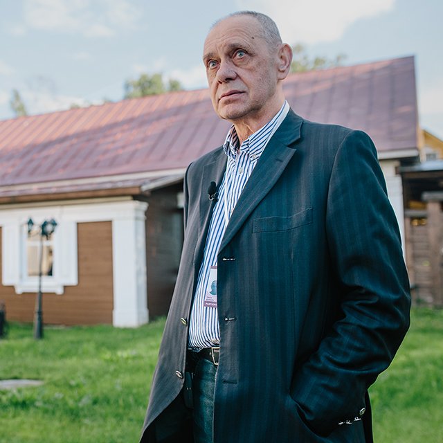 «Мой сын не был в армии и, я считаю, ничего не потерял». Правила воспитания режиссёра Гарри Бардина