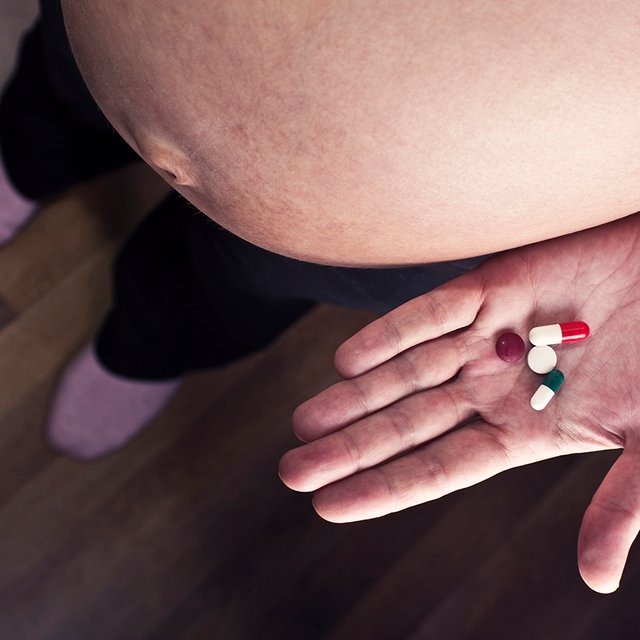 Антибиотики во время беременности: как быть, если они нужны