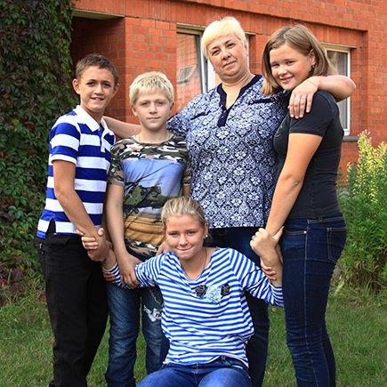 «Хоть ты нас не бросишь?». История приёмной мамы пятерых детей