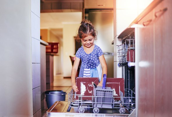 Ребенок, помощь по дому, развитие