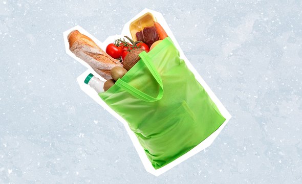 Пакет с продуктами. Подарки для пожилых родственников