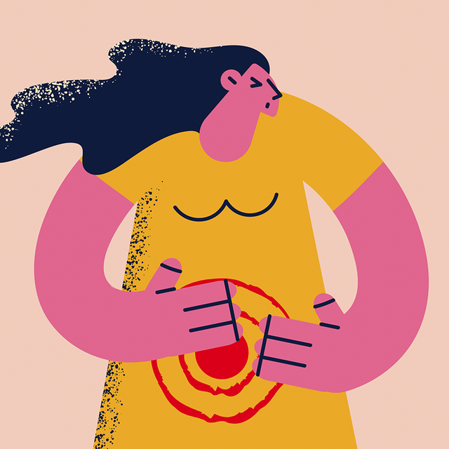 «Это не колика, это роды начались». Истории мам, которые долго не замечали, что беременны