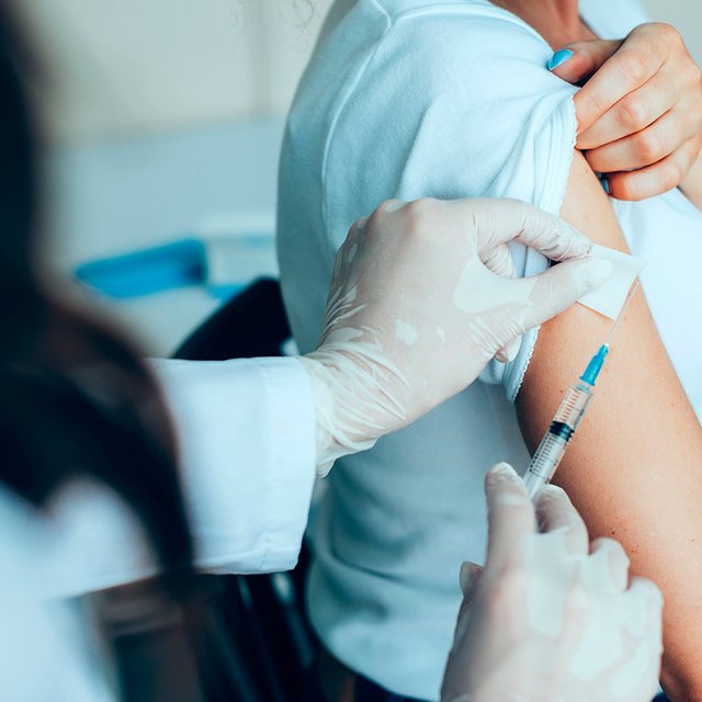 Можно ли беременным делать прививку от кори и что делать, если был контакт с заболевшим