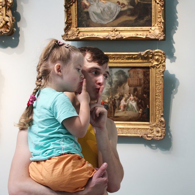 «Меня даже похоронить успели». Почему в декретный отпуск ушёл мой муж, а не я