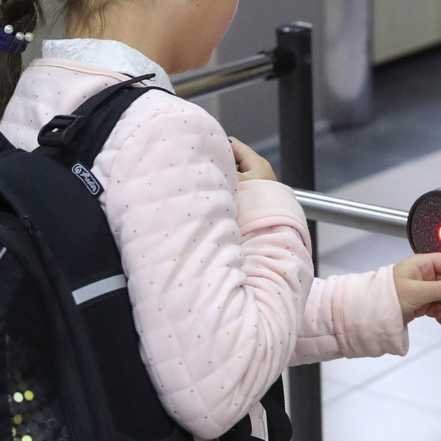 «Директор тоже должен учиться прятаться под стол». Что не так с безопасностью и атмосферой в школах