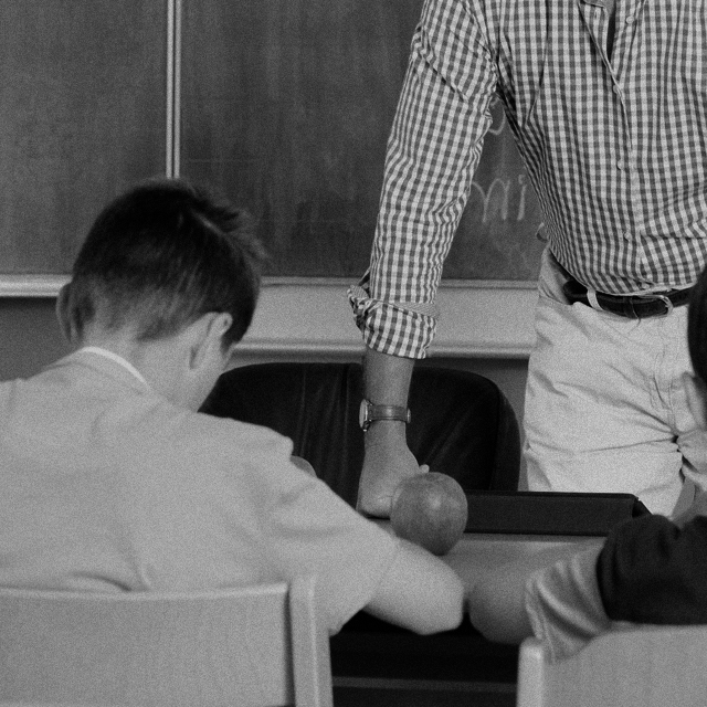 Почему роман педагога и ученика недопустим и невозможен