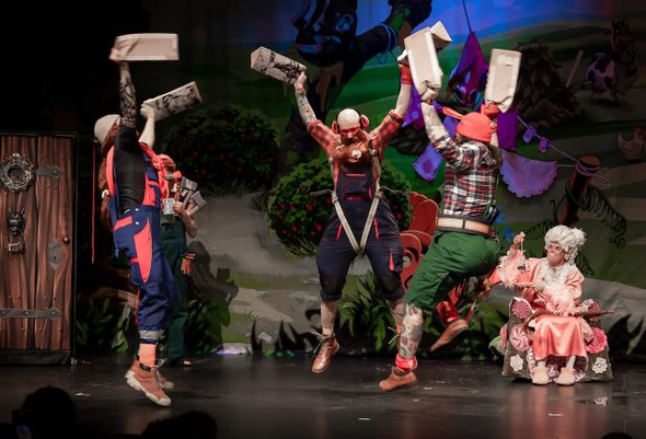 Сначала театр, Красная шапочка, The Hatters, Спектакль