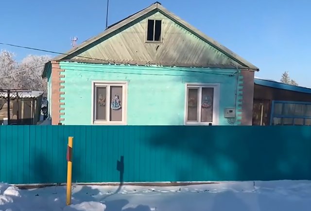 38 ножевых ранений. Девочка-подросток призналась в убийстве своей семьи — ей помог друг