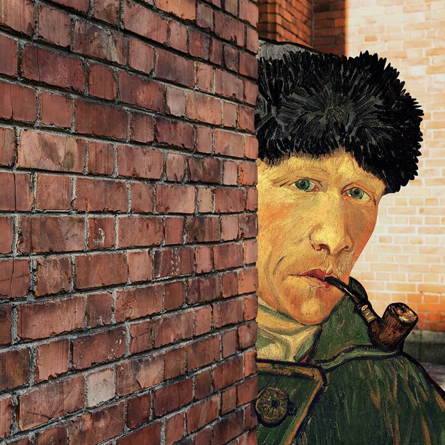 Учитель курит за углом школы. Что-то с этим можно сделать?