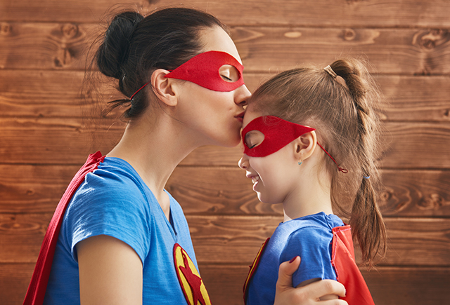 6 трогательных видео об искусстве быть мамой