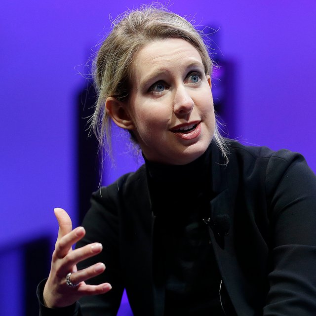 Кто такая Элизабет Холмс: бывшая студентка Стэнфорда, которая получила 11 лет тюрьмы за стартап-пустышку