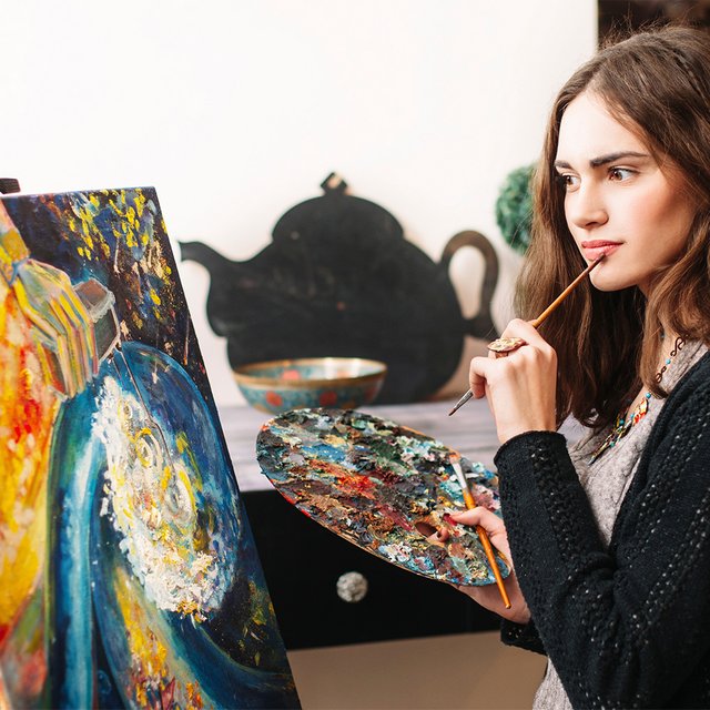 «Сделать из хобби профессию»: подросток любит творчество — как извлечь из этого пользу