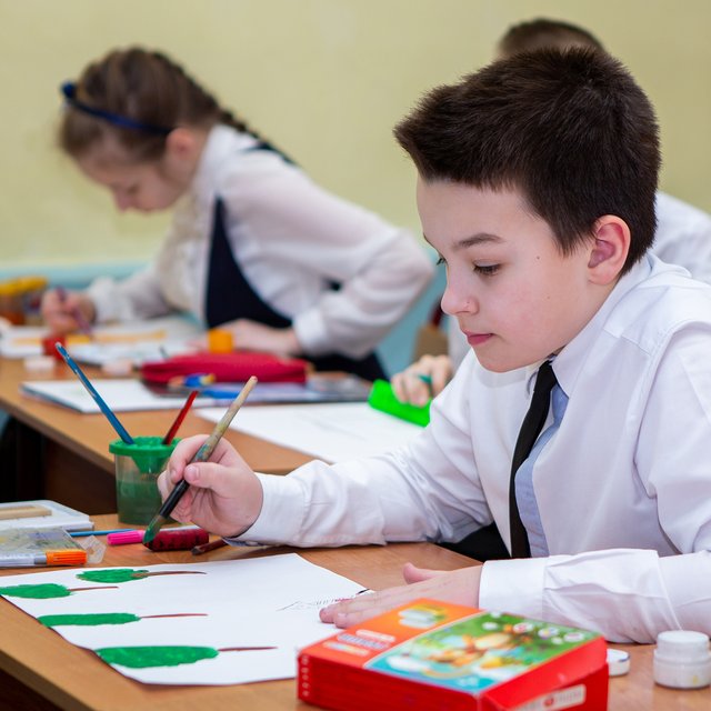 22 вопроса о московских школах: всё, что надо знать о внеурочке, еде, пропусках занятий и покупке учебников