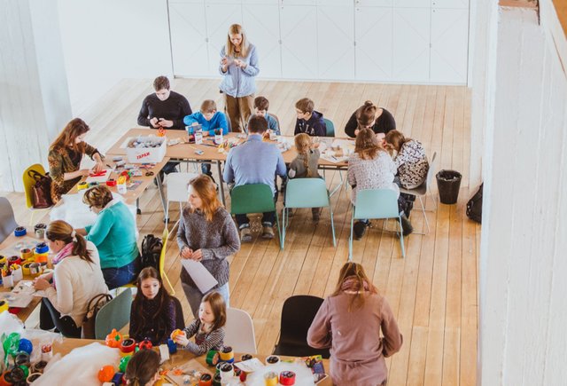 Обложка Дискуссионная программа музея «Гараж» на Дне Вышки