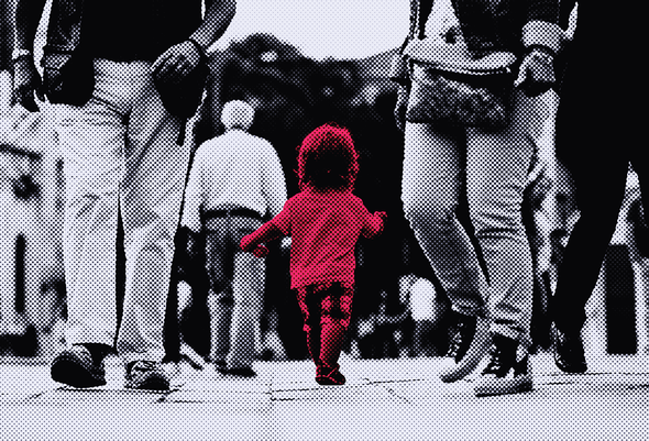 Ребенок в толпе