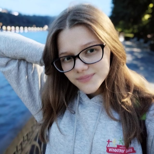 «Я сломала позвоночник, а в больнице поставили ещё один диагноз — рак крови». Школьница Лера — об изоляции длиной в два года