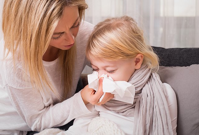 Можно ли ходить в сад с насморком?