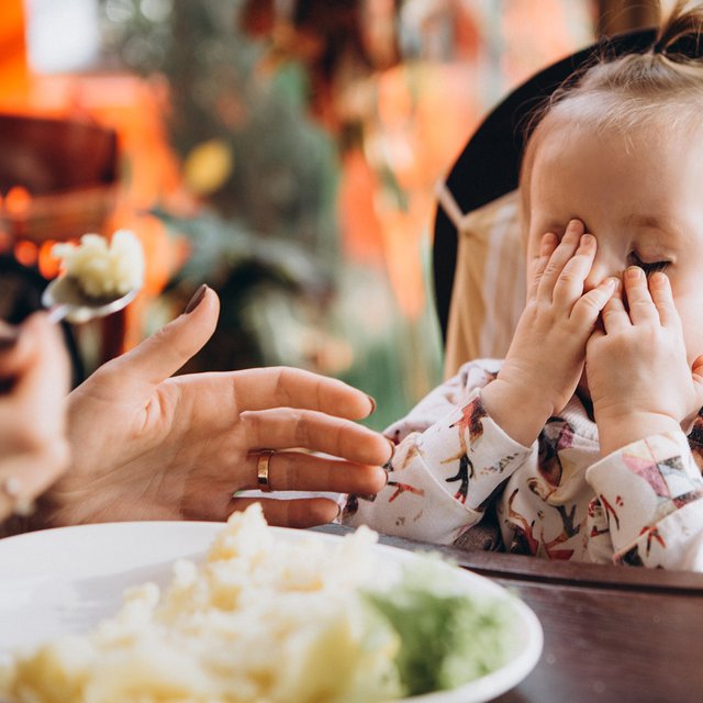 6 советов, как подготовиться к походу в кафе с ребенком