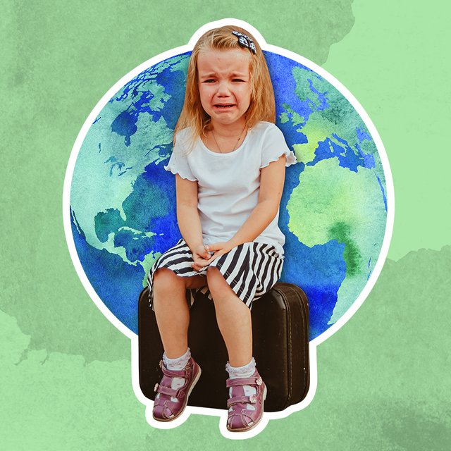 После переезда ребёнок стал капризным и обидчивым. Что делать?