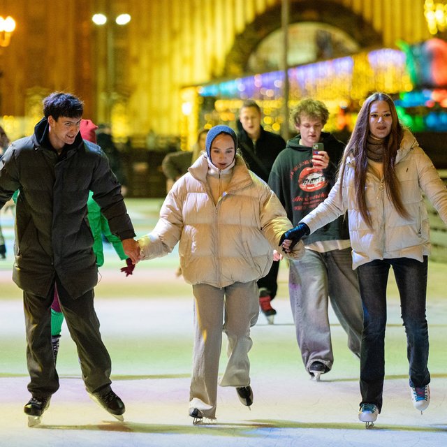 Зимний лентяй или КМС по двойным тулупам? Тест: кто вы на катке ВДНХ