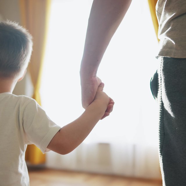 «Фу, ты что, детям попы подтираешь?!»: бывший тиктокер — о том, как и почему он решил стать няней