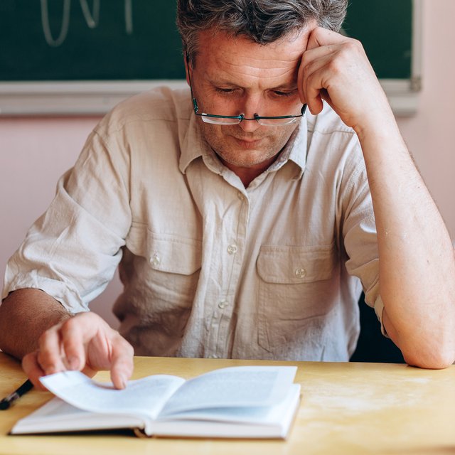 Почему учителя мечтают ничего не делать и что будет, если вас поймают за списыванием на ЕГЭ