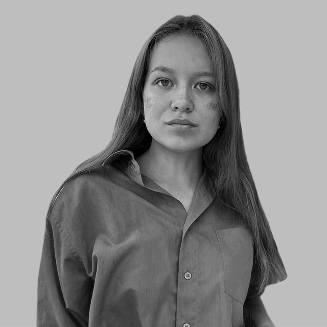 «Я сказала им: „Молчите“. И тут в дверь начали стучать». Захват казанской школы глазами 21-летней учительницы