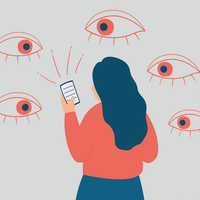 Учитель выложил в общий чат пароли от электронных дневников класса: законно ли это