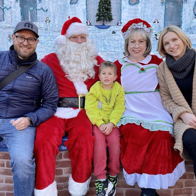 Денежные сборы есть, а летних каникул — почти нет. Мама из России — о школах в Кремниевой долине