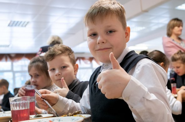 Чем питается ребенок в школе. Смотреть фото Чем питается ребенок в школе. Смотреть картинку Чем питается ребенок в школе. Картинка про Чем питается ребенок в школе. Фото Чем питается ребенок в школе