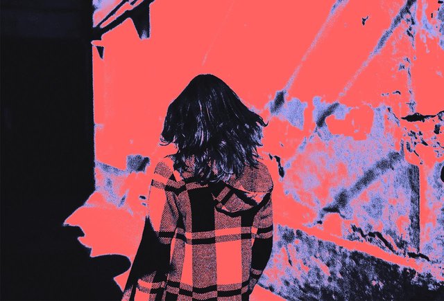 Дочь в 13 лет ворует, убегает из дома, курит, режет себя. Хочу сдать ее временно в интернат. Так можно?