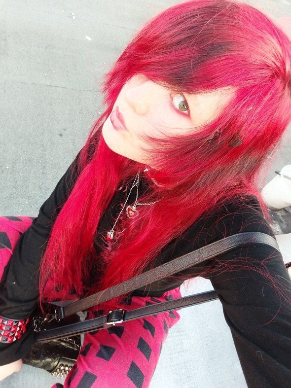 Диана Поликарпова. «Классная руководительница просто умоляла меня стать нормисом»: 15-летняя режиссер — о буллинге, неформалах и природе творчества