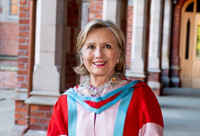 Обложка Хиллари Клинтон стала ректором старейшего университета в Великобритании