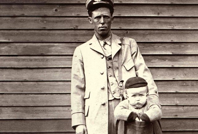 Это дешевле, чем покупать билет на поезд: как в США отправляли детей по почте