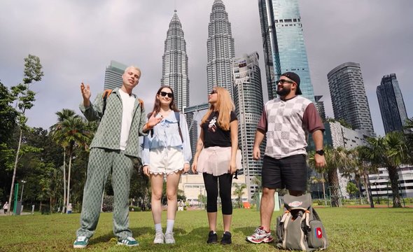 Шоу «БЭКПЕКЕРЫ»