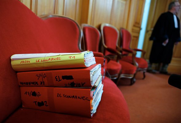 Жоэль Ле Скуарнек, хирург педофил, суд, судья