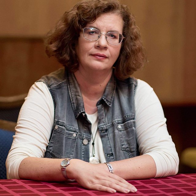 «Государство спасает честь мундира, делая крайней МарьИванну». Людмила Петрановская - об учителях и выгорании