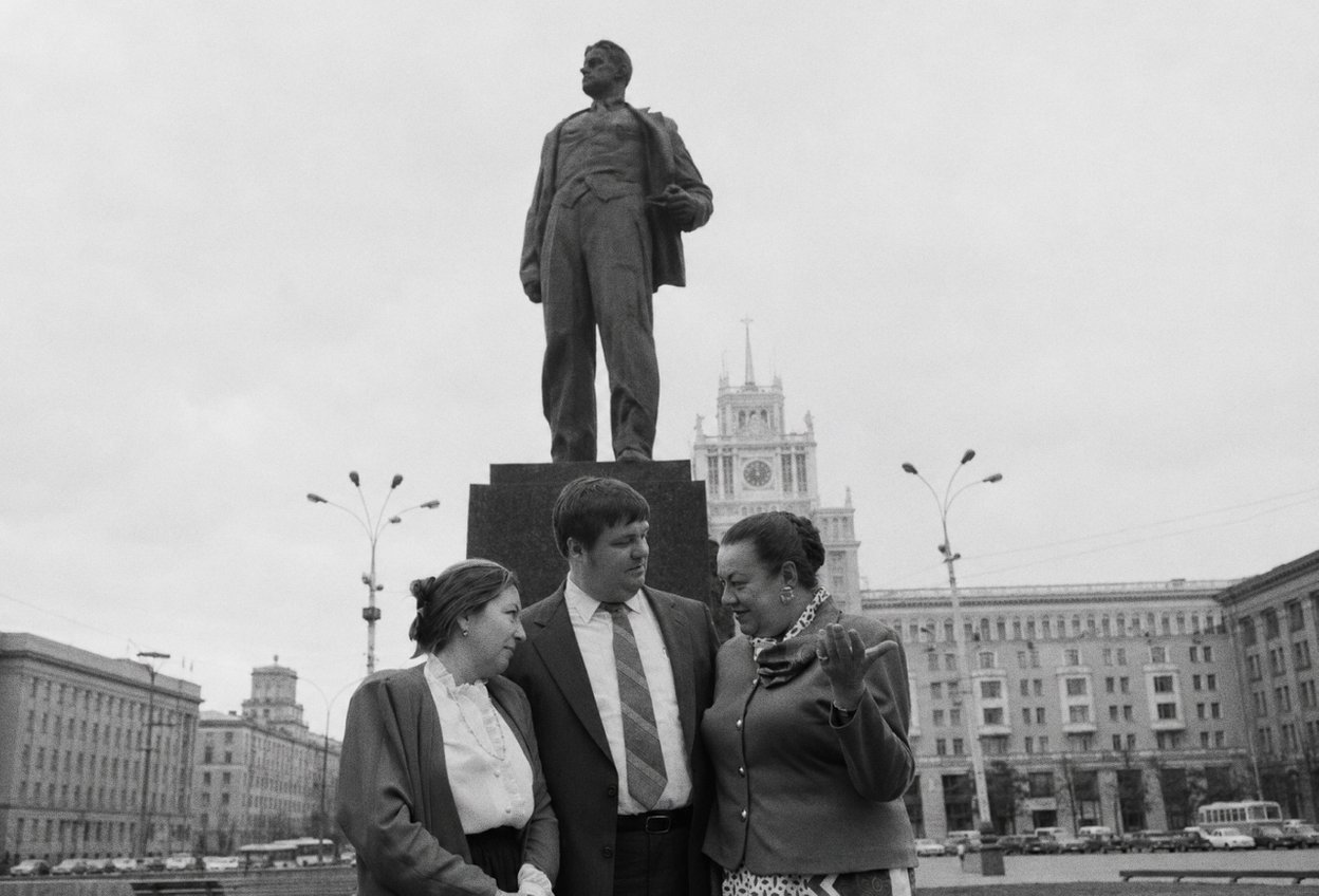 Елена Владимировна Маяковская Хе́лен Патри́сия То́мпсон памятник