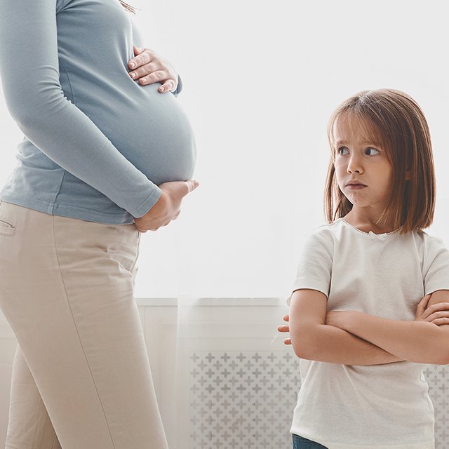 Дочь категорически против появления брата или сестры. Что делать?